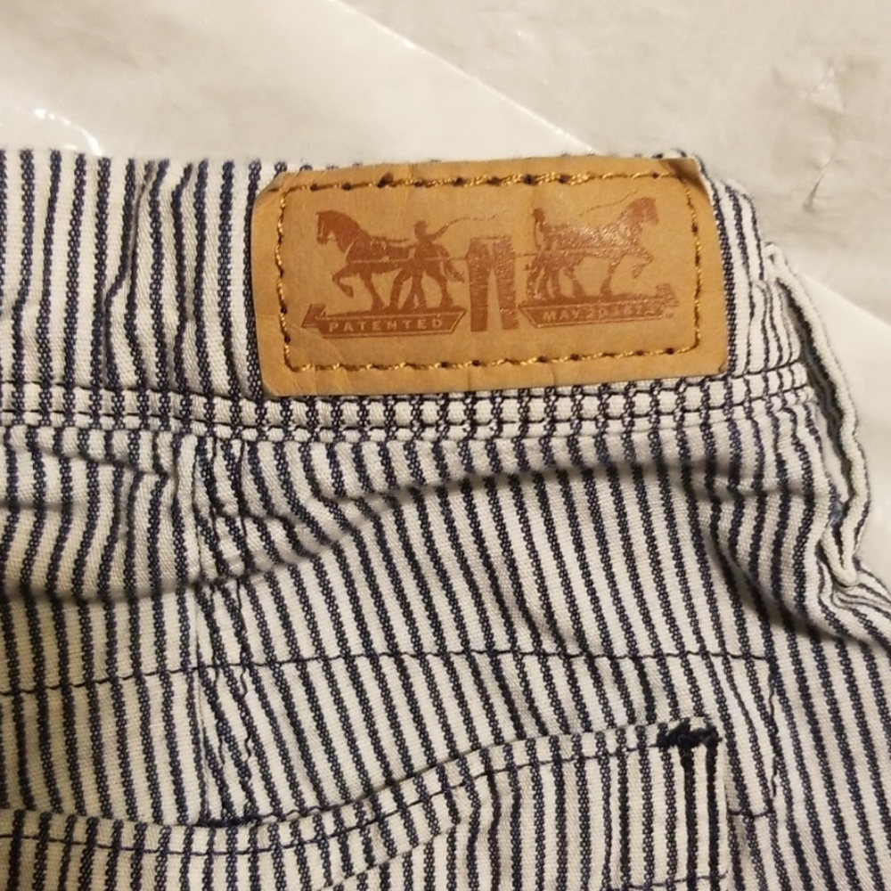 Shorts - Picture 8 of 8